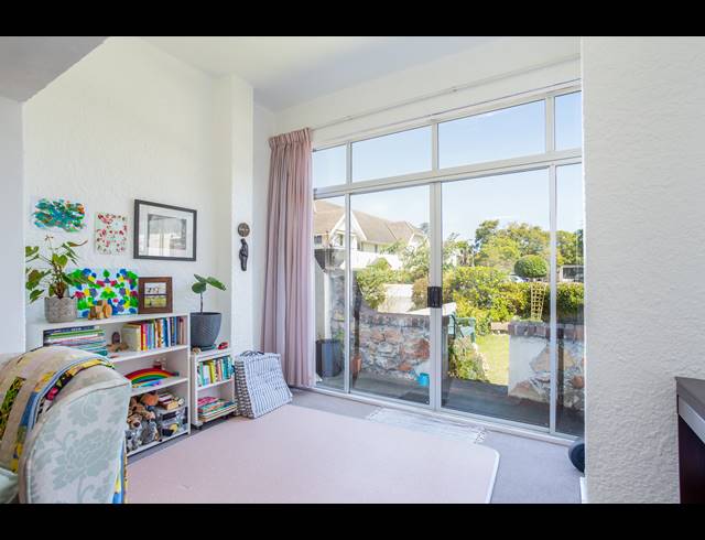 2 BEDROOM APARTMENT FOR SALE IN KENILWORTH